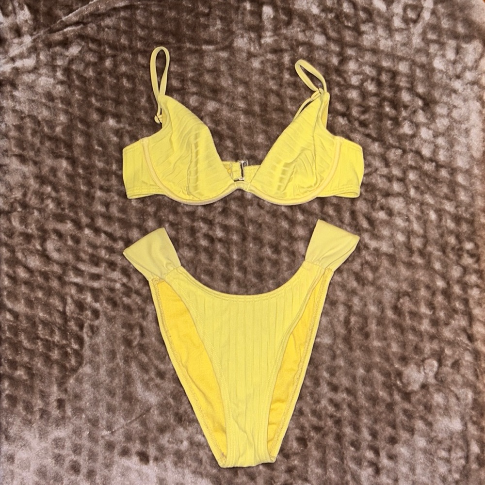 Preowned Yellow Swimsuit Bikini Set SZ: S-XS